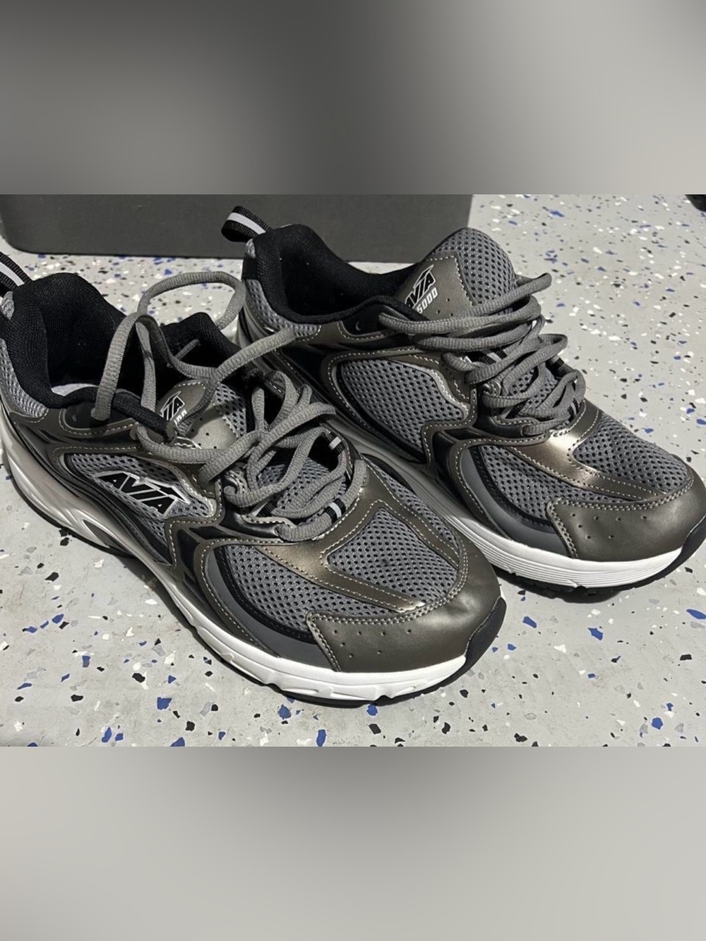 Avia✨🩶🖤🤍Men's Gray and Black Athletic Sneakers